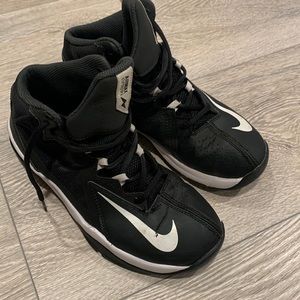 Nike youth high top basketball shoes